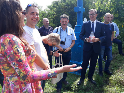 W drodze na obchody 98. rocznicy bitwy pod Zadwórzem – polskie groby na cmentarzu w Kurowicach – 18 sierpnia 2018. Fot. Sławek Kasper (IPN)