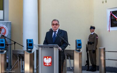 Odsłonięcie tablicy upamiętniającej żołnierzy batalionu „Pięść” – Warszawa, 22 sierpnia 2018. Fot. Marcin Jurkiewicz (IPN)