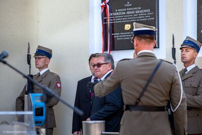 Odsłonięcie tablicy upamiętniającej żołnierzy batalionu „Pięść” – Warszawa, 22 sierpnia 2018. Fot. Marcin Jurkiewicz (IPN)