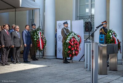 Odsłonięcie tablicy upamiętniającej żołnierzy batalionu „Pięść” – Warszawa, 22 sierpnia 2018. Fot. Marcin Jurkiewicz (IPN)