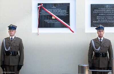 Odsłonięcie tablicy upamiętniającej żołnierzy batalionu „Pięść” – Warszawa, 22 sierpnia 2018. Fot. Marcin Jurkiewicz (IPN)