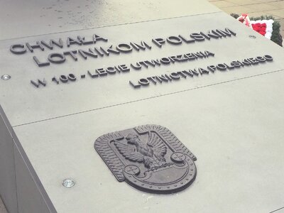 Pomnik "Chwała Lotnikom Polskim" [fot. B. Nowak, BUWiM IPN]