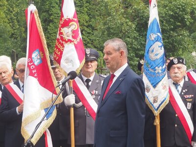 Przedstawiciel Stowarzyszenia Seniorów Lotnictwa Rzeczypospolitej Polskiej gen. broni pil. Jerzy Gotowała [fot. B. Nowak, BUWiM IPN]
