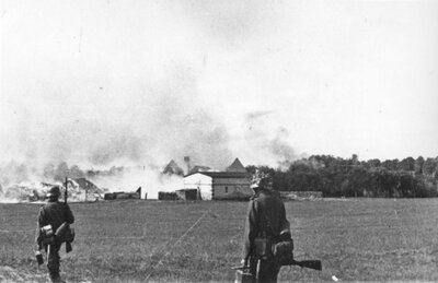 Płonąca wieś polska nad rzeką Osą k. Grudziądza, wrzesień 1939 (AIPN)