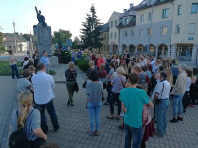 Przy pomniku zwycięskiego powstania sejneńskiego z 1919 r.