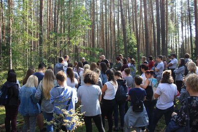 Wyjazd edukacyjny dla laureatów konkursu „Sprzączki i guziki z orzełkiem ze rdzy…” na Litwę i Łotwę – Raubiszki, 11 września 2018