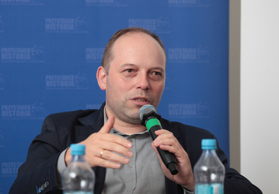 Dyskusja o roli Kościoła katolickiego w odzyskaniu przez Polskę niepodległości w 1918 r. Fot. P.Życieński (IPN)