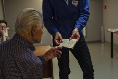 Przedstawiciele Stowarzyszenia Polskich Kombatantów w Australii odwiedzili IPN – 14 września 2018. Fot. Katarzyna Hołopiak (IPN)