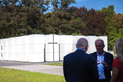 Prezes Federacji Polskich Organizacji w Wiktorii Marian Pawlik z małżonką na Cmentarzu Powązkowskim w Warszawie – 19 września 2018. Fot. Katarzyna Hołopiak (IPN)