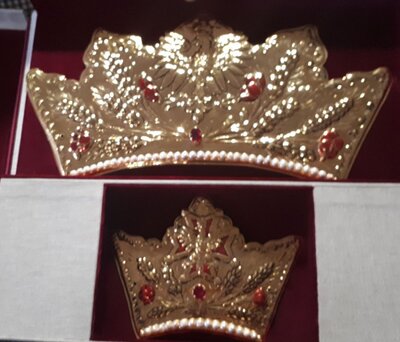 Podczas Mszy Świętej w polskim kościele p.w. NMP w Paryżu przekazano wotum dziękczynne w postaci korony dla obrazu Matki Bożej, Patronki Polski.