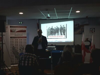 Prelekcja prof. Krzysztofa Szwagrzyka poświęcona była pracom prowadzonym przez Biuro Poszukiwań i Identyfikacji IPN