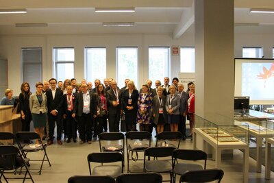 Przedstawiciele organizacji polonijnych biorący udział V Światowym Zjeździe Polonii i Polaków z Zagranicy odwiedzili Archiwum IPN. Fot. Maciej Buźniak (Archiwum IPN)