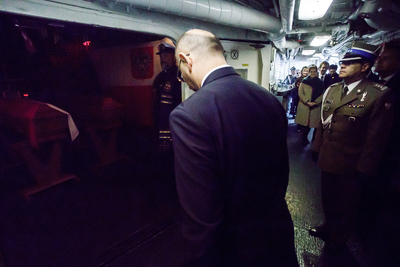 Uroczystości sprowadzenia do Polski szczątków admirała Józefa Unruga i jego żony Zofii – Port Wojenny w Brest (Francja), 25 września 2018. Fot. sk/IPN