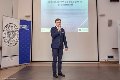Konferencja prasowa na temat programów poświęconych stratom osobowym i ofiarom represji – Warszawa, 27 września 2018. Fot. Marcin Jurkiewicz (IPN)