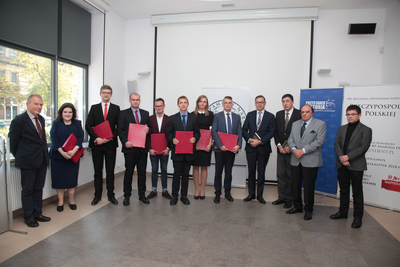 Młodzi historycy nagrodzeni przez IPN i PAN w konkursie za Najlepszy Debiut Historyczny Roku – Warszawa, 28 września 2018. Fot. Piotr Życieński (IPN)