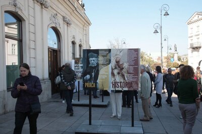 Wernisaż wystawy „Wyszyńskiego i Wojtyły gramatyka życia” – Warszawa, 16 października 2018. Fot. Piotr Życieński (IPN)
