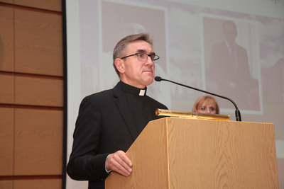 Ks. prof. dr hab. Stanisław Dziekoński, rektor UKSW. Otwarcie konferencji „Wiara i patriotyzm. Msze za Ojczyznę bł. ks. Jerzego Popiełuszki...” – Warszawa 18 października 2018. Fot. Piotr Życieński (IPN)