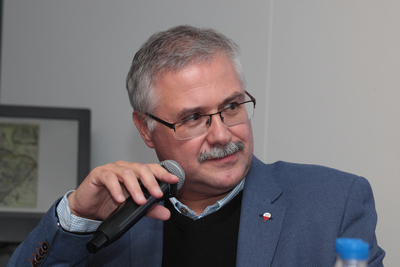 Dr Waldemar Brenda. Inauguracja cyklu „Na północ od Warszawy. Warmia i Mazury w XX w.” – Warszawa, 25 października 2018. Fot. Piotr Życieński (IPN)