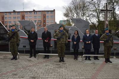Odsłonięcie Pomnika Pamięci Narodowej w Jarosławiu (fot. H. Lewkowicz)