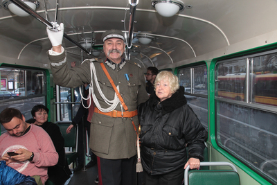 Tramwaj linii „N” jak Niepodległość w Warszawie. Fot. Piotr Życieński (IPN)