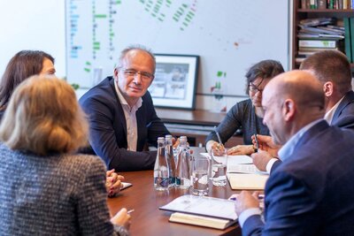 Kierownictwo amerykańskiej agencji rządowej z wizytą u profesora Krzysztofa Szwagrzyka, zastępcy prezesa IPN – 6 listopada 2018