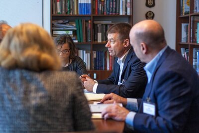 Kierownictwo amerykańskiej agencji rządowej z wizytą u profesora Krzysztofa Szwagrzyka, zastępcy prezesa IPN – 6 listopada 2018