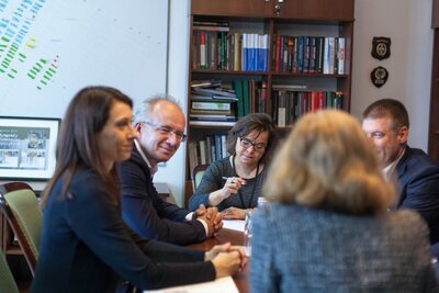 Kierownictwo amerykańskiej agencji rządowej z wizytą u profesora Krzysztofa Szwagrzyka, zastępcy prezesa IPN – 6 listopada 2018