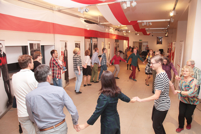 Tańce tradycyjne na Przystanku Niepodległość –  6 listopada 2018. Fot. Piotr Życieński (IPN)