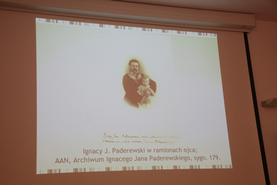 O Ignacym J. Paderewskim opowiedział Tomasz Dzięgielewski z Archiwum Akt Nowych – 7 listopada 2018. Fot. Piotr Życieński (IPN)