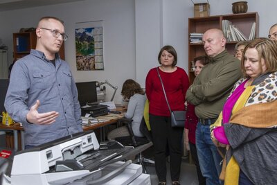 Wizyta w Archiwum IPN nauczycieli i opiekunów laureatów konkursu „Niezwyciężeni”. Fot. Katarzyna Adamów (IPN)