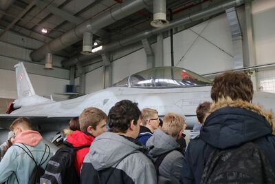 Zwiedzanie 31 Bazy Lotnictwa Taktycznego w Krzesinach – 14 listopada 2018