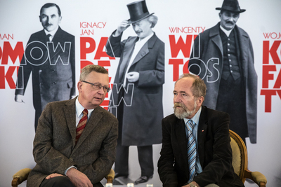 Debata historyków pt. „Sto lat z tysiąclecia. Drogi do niepodległej”, od lewej: prof. Wojciech Fałkowski, prof. Edward Opaliński. Fot. Sławek Kasper (IPN)