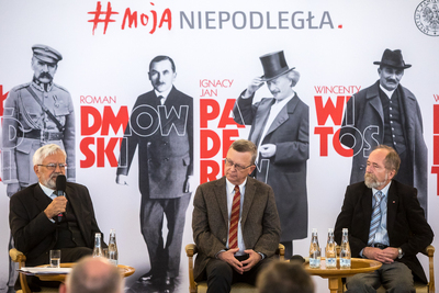 Debata historyków pt. „Sto lat z tysiąclecia. Drogi do niepodległej”, od lewej: prof. Marek Barański, prof. Wojciech Fałkowski, prof. Edward Opaliński. Fot. Sławek Kasper (IPN)