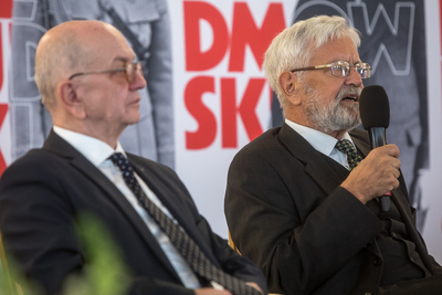 Debata historyków pt. „Sto lat z tysiąclecia. Drogi do niepodległej”, od lewej: prof. Włodzimierz Suleja, prof. Marek Barański. Fot. Sławek Kasper (IPN)