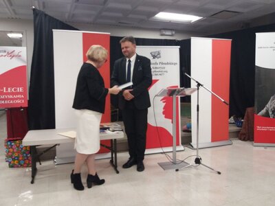 Wernisaż wystawy IPN „Instytut Piłsudskiego w Ameryce – historia i zbiory polskiej instytucji w Nowym Jorku”.  Na zdj. prezes Instytutu dr Iwona Korga i Adam Hlebowicz, dyrektor BEN IPN