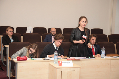 Półfinał pierwszego turnieju oksfordzkich debat historycznych dla studentów. Fot. Piotr Życieński (IPN)