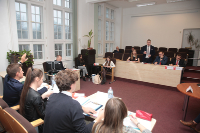 Finał pierwszego turnieju oksfordzkich debat historycznych dla studentów – 23 listopada 2018. Fot. Piotr Życieński (IPN)