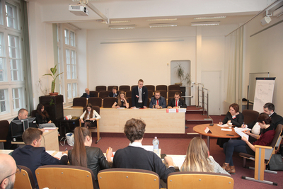 Finał pierwszego turnieju oksfordzkich debat historycznych dla studentów – 23 listopada 2018. Fot. Piotr Życieński (IPN)