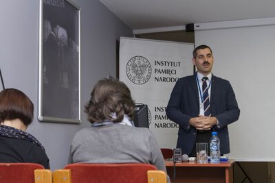 Dr hab. Mirosław Szumiło z Biura Badań Historycznych opowiedział m.in. o prowadzonych w Instytucie badaniach naukowych. Fot. Katarzyna Adamów (IPN)