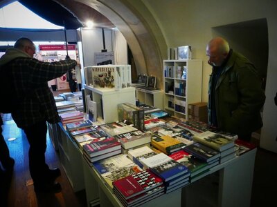 Stoisko IPN (nr 84) na XXVII Targach Książki Historycznej w Warszawie