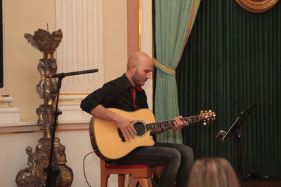 „Tryptyk Niepodległa” – koncert Krzysztofa Iwaneczki podczas XXVII Targów Książki Historycznej w Warszawie – 1 grudnia 2018. Fot. Piotr Życieński (IPN)