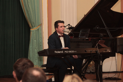 „Tryptyk Niepodległa” – koncert Krzysztofa Iwaneczki podczas XXVII Targów Książki Historycznej w Warszawie – 1 grudnia 2018. Fot. Piotr Życieński (IPN)