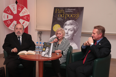 Premiera książki Joanny Siedleckiej „Pan od poezji. O Zbigniewie Herbercie” – 5 grudnia 2018. Fot. Piotr Życieński (IPN)