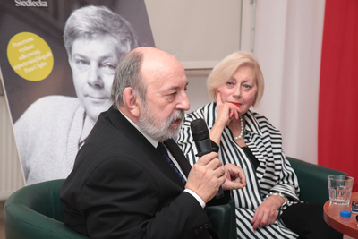 Premiera książki Joanny Siedleckiej „Pan od poezji. O Zbigniewie Herbercie” – 5 grudnia 2018. Fot. Piotr Życieński (IPN)