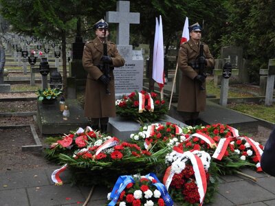 Uroczystość poświęcenia pomnika na mogile Walerego Sławka – 6 grudnia 2018. Fot. Mateusz Niegowski (IPN)