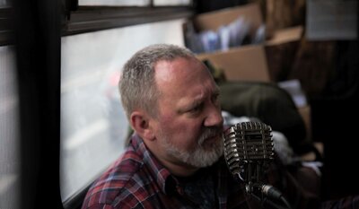 Autobus stanu wojennego na ulicach Warszawy – 13 grudnia 2018