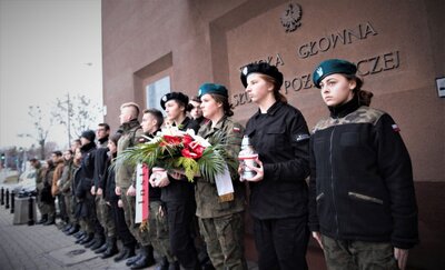 Autobus stanu wojennego na ulicach Warszawy – 13 grudnia 2018