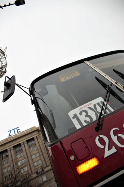 Autobus stanu wojennego na ulicach Warszawy – 13 grudnia 2018