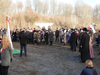 Pogrzeb szczątków ofiar niemieckich zbrodni ekshumowanych na terenie Fortu III – Pomiechówek, 15 grudnia 2018 (fot. Mateusz Niegowski)