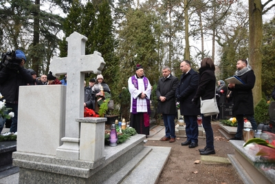 Spotkanie dla upamiętnienia trzynastu ofiar Grudnia ’70 oraz legendarnych działaczy opozycji – Edmunda Bałuki i Mariana Jurczyka spoczywających na Cmentarzu Centralnym w Szczecinie.